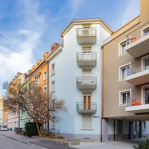 Apartamento Swiss Star Sihlfeld - Self Check-in, Zúrich